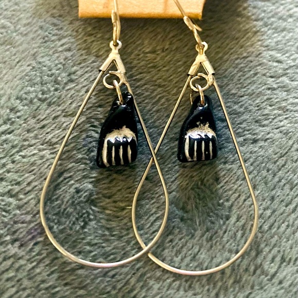 Black Power Fist Earrings Beaded Jewelry Handmade Social Justice - Picture 2 of 6